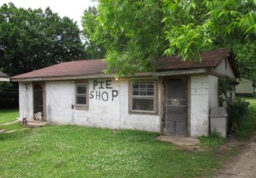 Family Pie Shop - Exterior