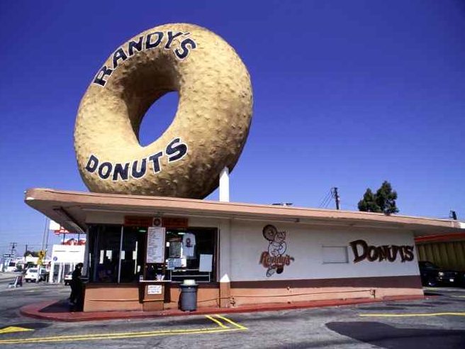 Randy's donuts exterior view